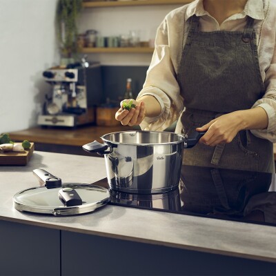 Fissler Vitaquick Elemental 4,5 Litre Düdüklü Tencere + Essential Tava Set - 3